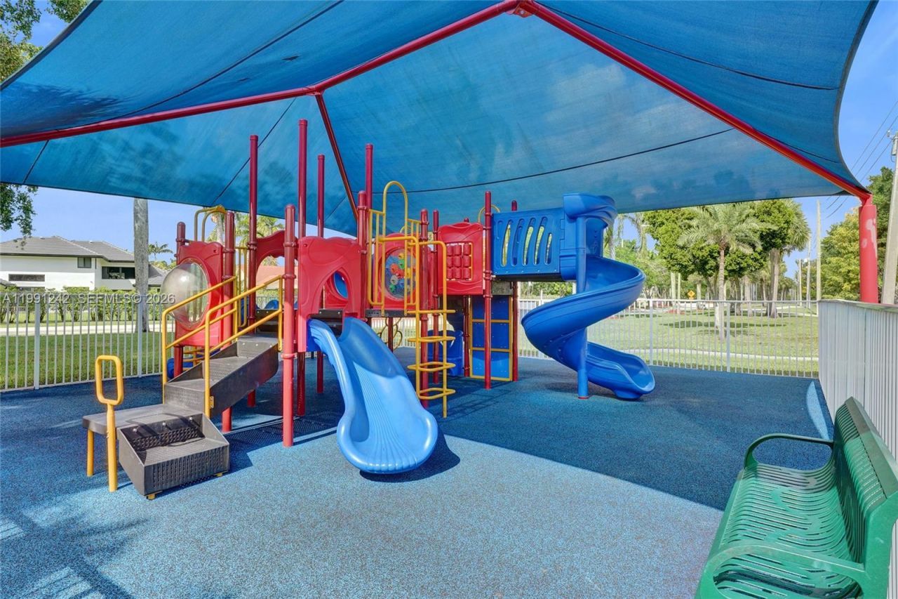 1062 SW 158th Ave, Pembroke Pines, FL 33027 Photo