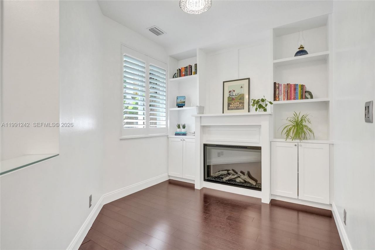 1062 SW 158th Ave, Pembroke Pines, FL 33027 Photo