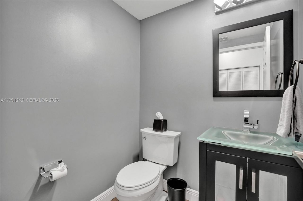 1062 SW 158th Ave, Pembroke Pines, FL 33027 Photo