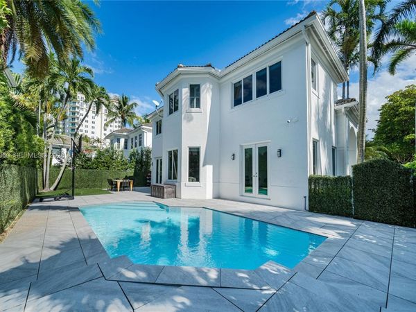 3703 NE 199th St , Aventura, FL 33180