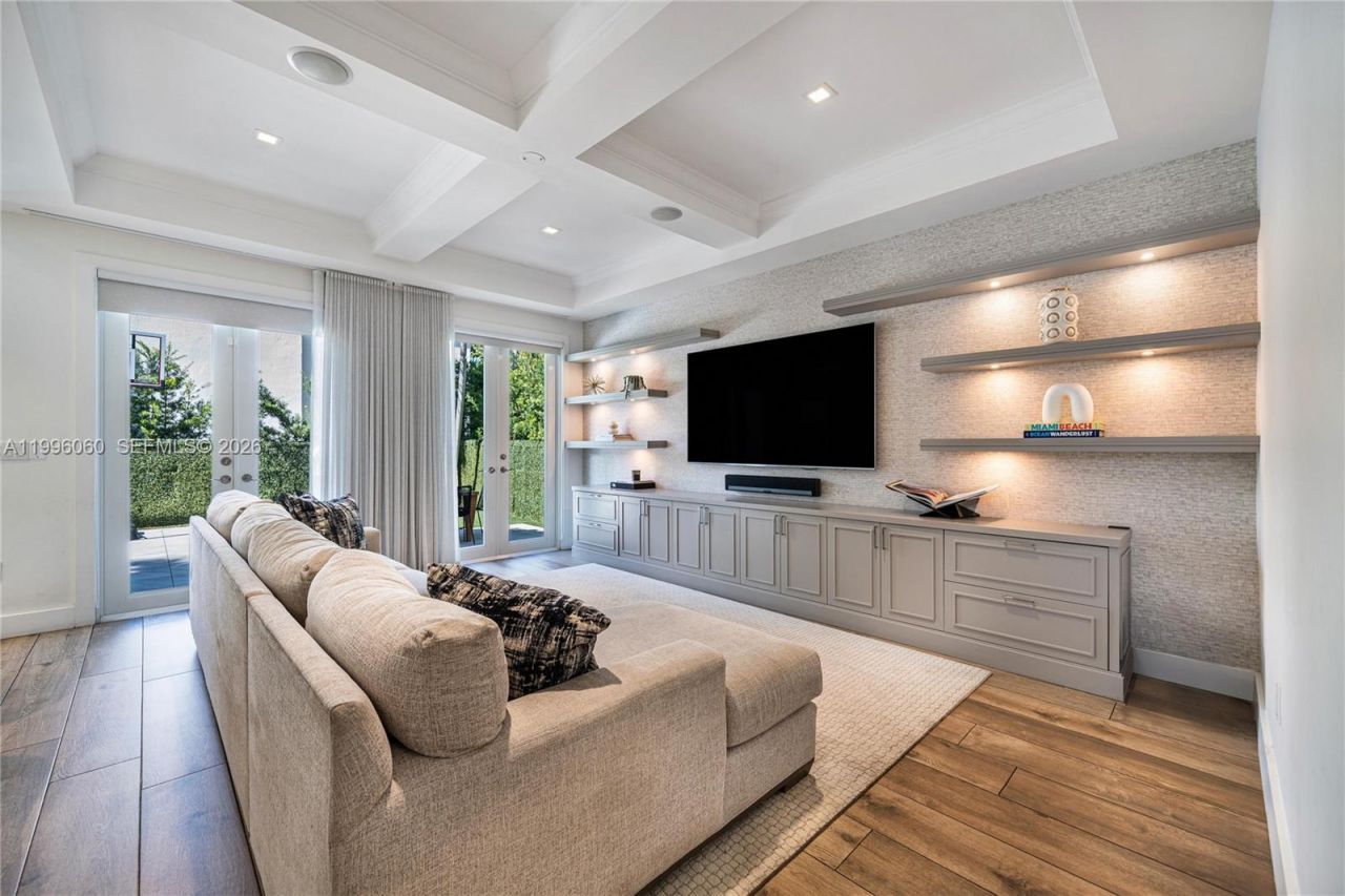 3703 NE 199th St , Aventura, FL 33180 Photo