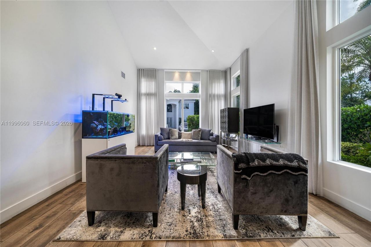 3703 NE 199th St , Aventura, FL 33180 Photo