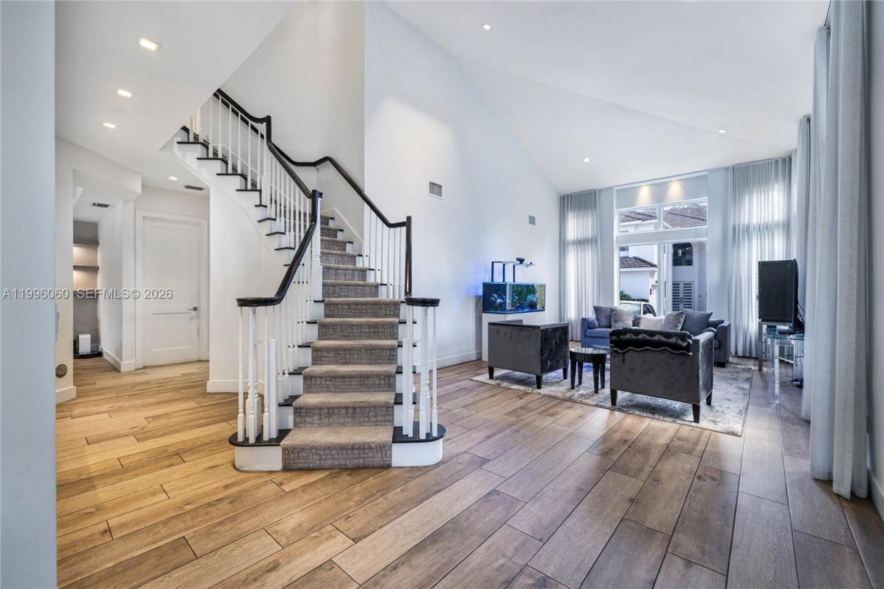 3703 NE 199th St , Aventura, FL 33180 Photo