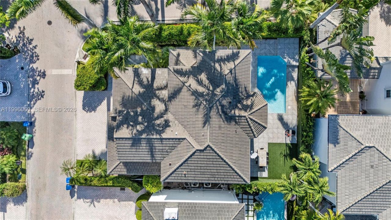 3703 NE 199th St , Aventura, FL 33180 Photo