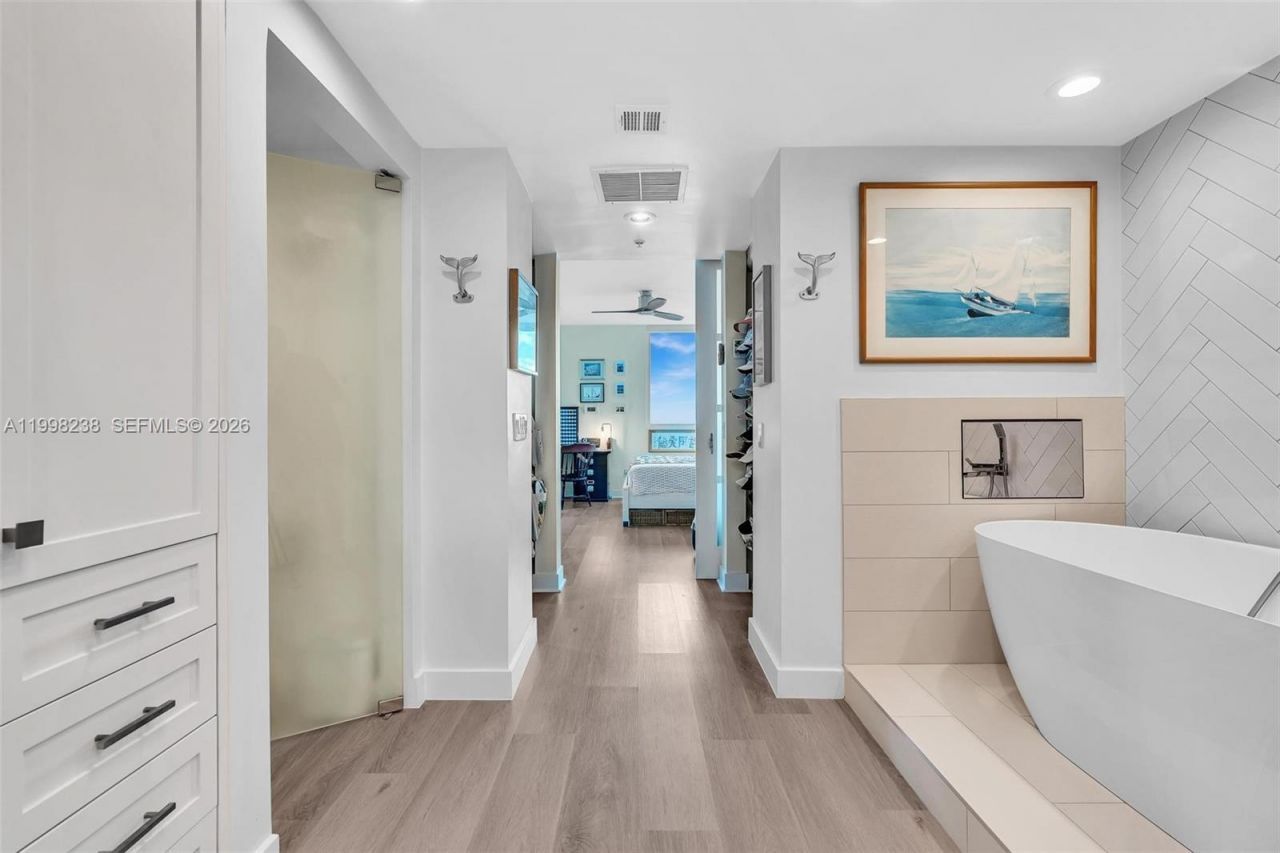 3801 Collins Ave, Unit 806, Miami Beach, FL 33140 Photo