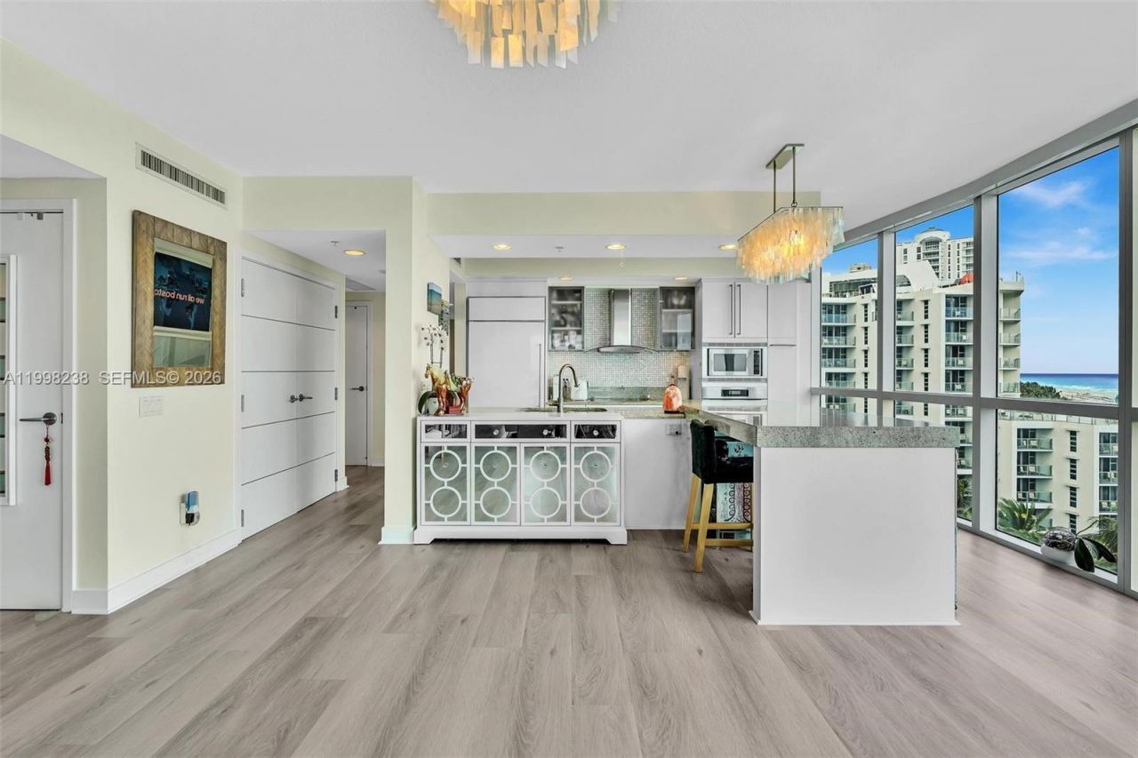 3801 Collins Ave, Unit 806, Miami Beach, FL 33140 Photo
