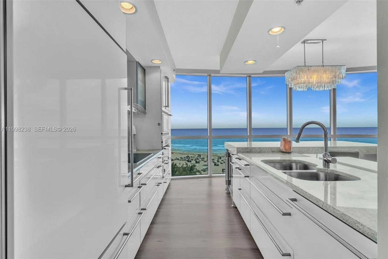 3801 Collins Ave, Unit 806, Miami Beach, FL 33140 Photo