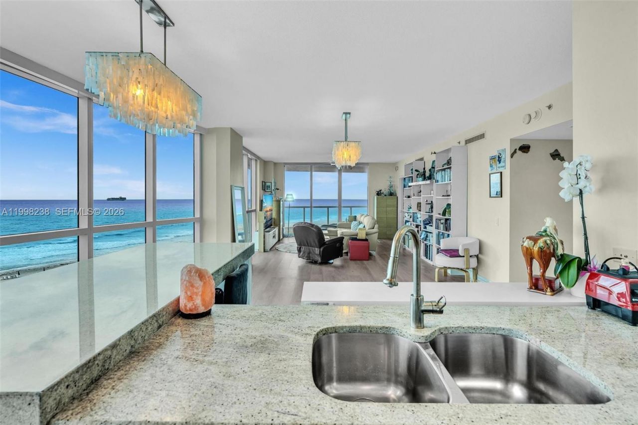 3801 Collins Ave, Unit 806, Miami Beach, FL 33140 Photo