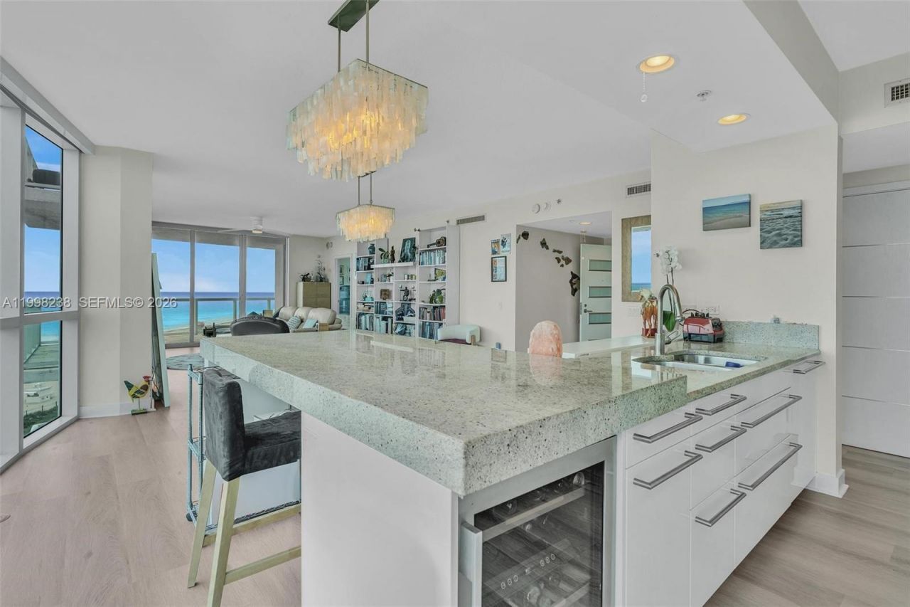 3801 Collins Ave, Unit 806, Miami Beach, FL 33140 Photo