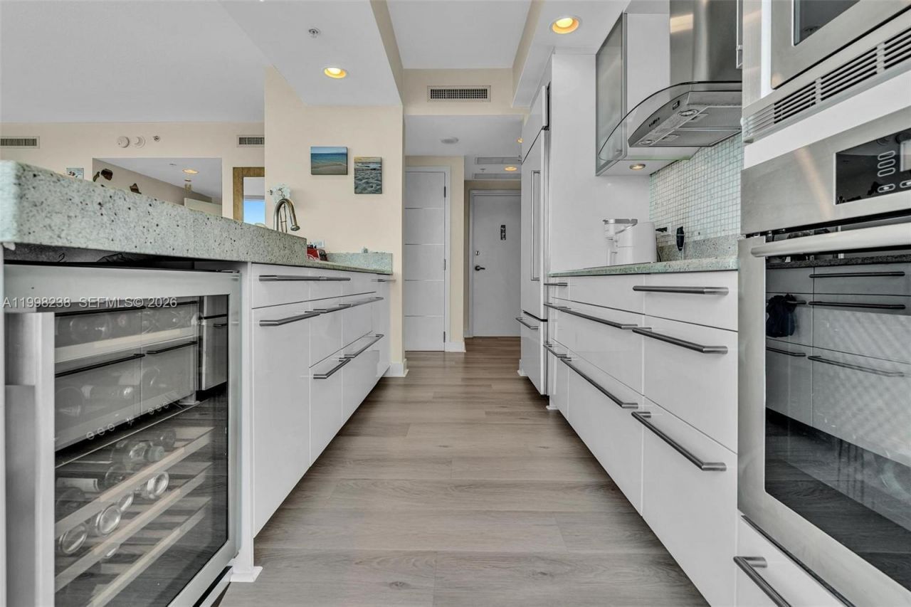 3801 Collins Ave, Unit 806, Miami Beach, FL 33140 Photo