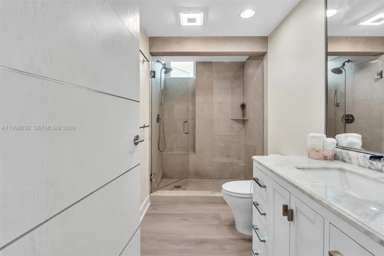 3801 Collins Ave, Unit 806, Miami Beach, FL 33140 Photo