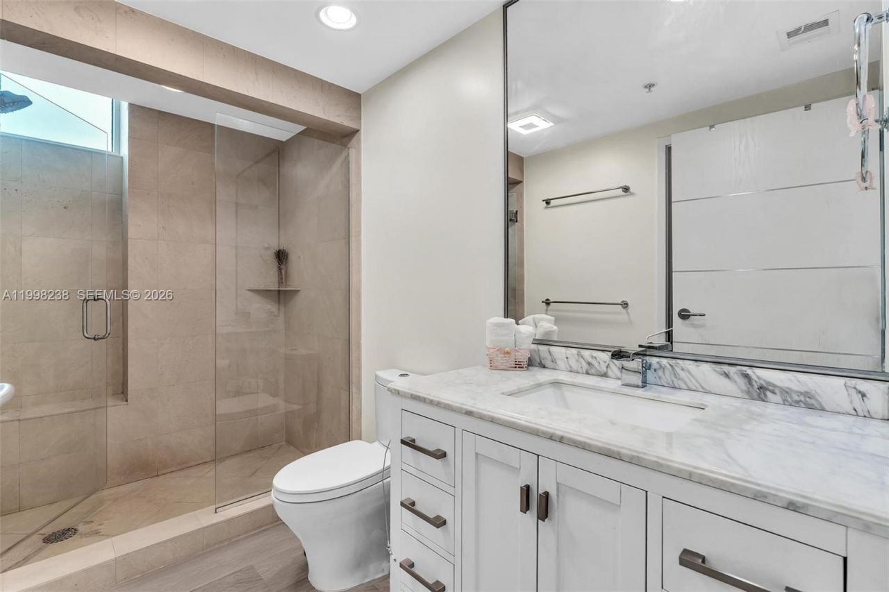 3801 Collins Ave, Unit 806, Miami Beach, FL 33140 Photo