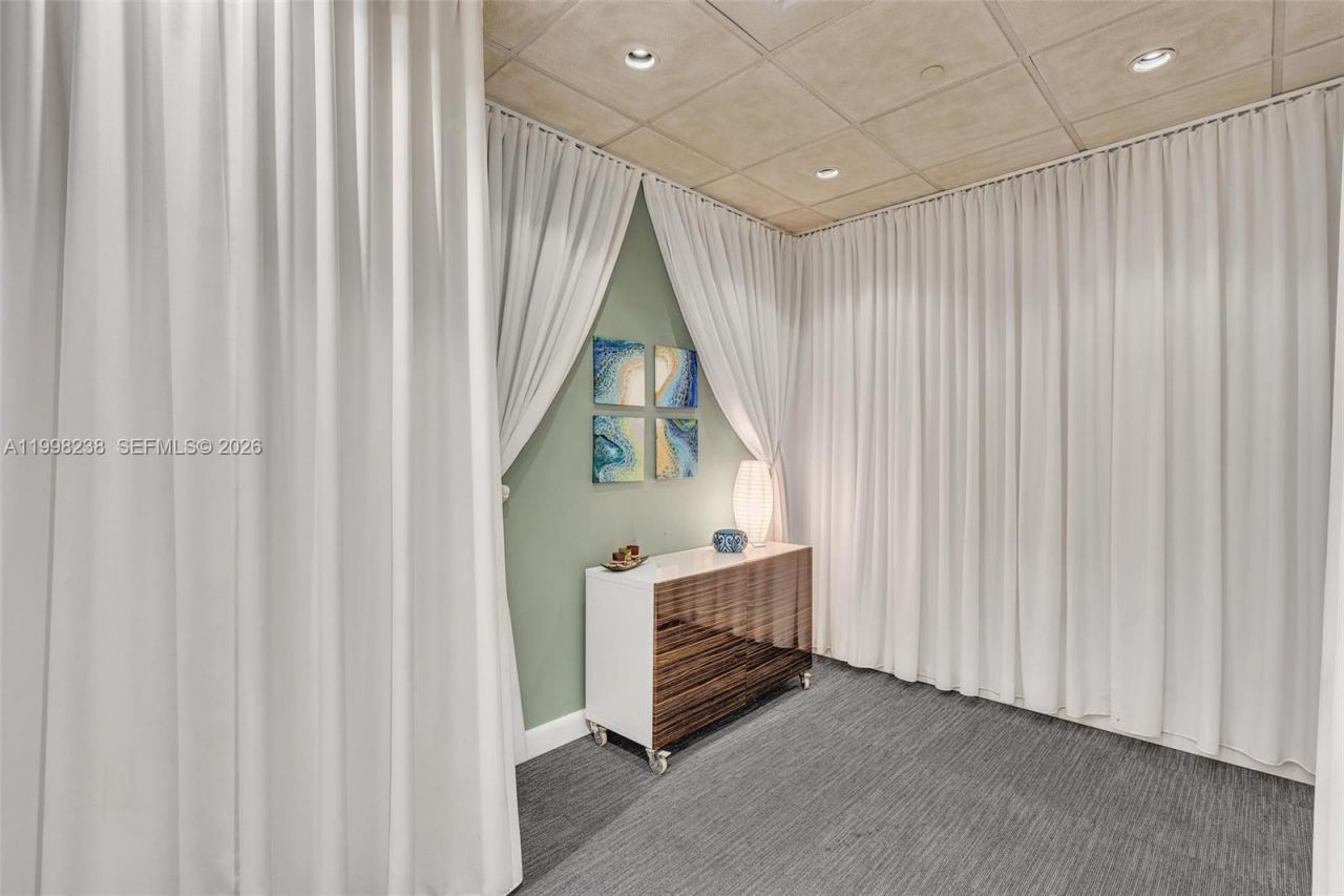 3801 Collins Ave, Unit 806, Miami Beach, FL 33140 Photo