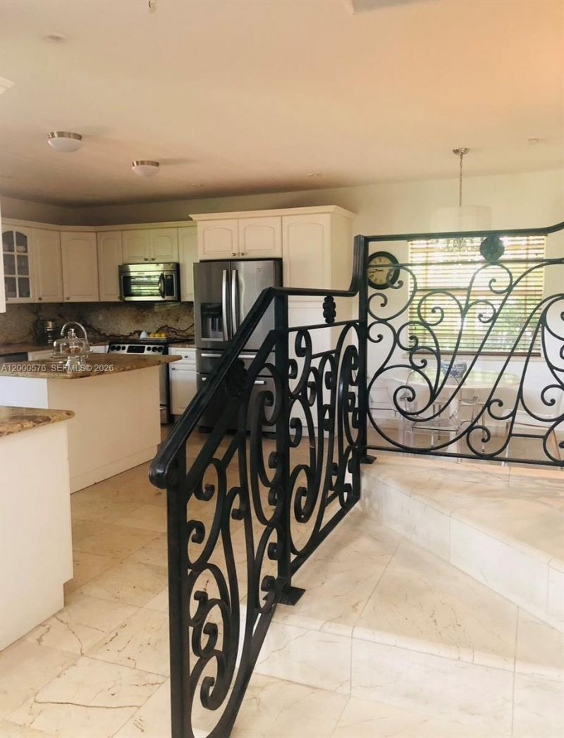 428 SW 28th Rd, Miami, FL 33129 Photo