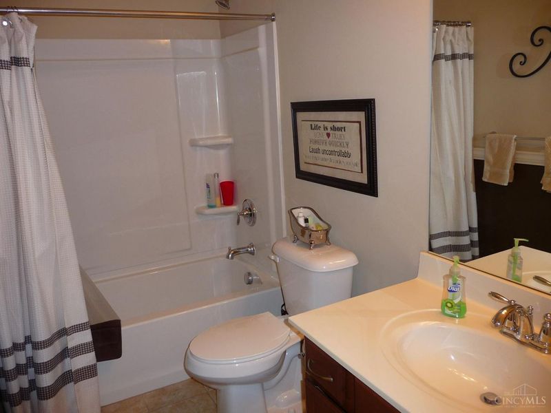 7001 Aspen Point Court, Unit 27A, Green Township, OH 45247 Photo 22