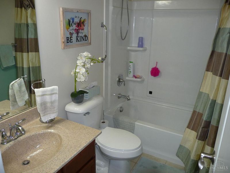 7001 Aspen Point Court, Unit 27A, Green Township, OH 45247 Photo 23