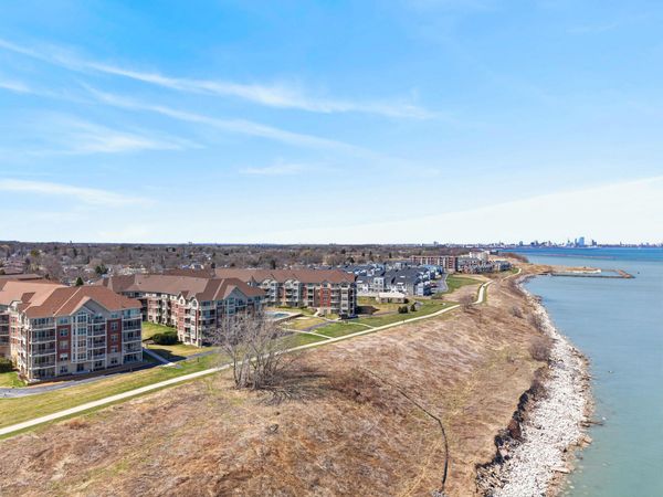 4120 S Lake Dr, Unit 159, Saint Francis, WI 53235
