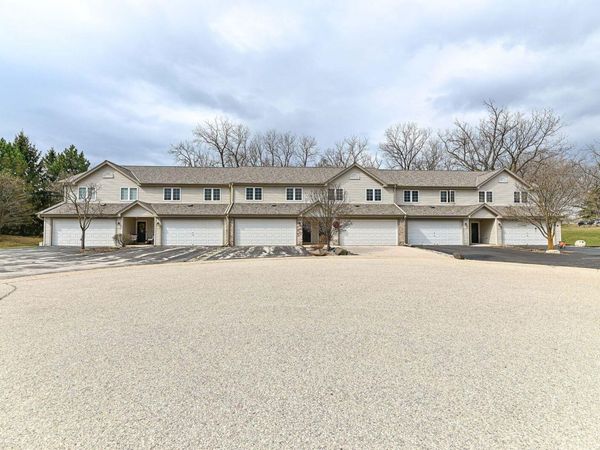 1915 Mallard Pointe Cir, Unit C, Waukesha, WI 53189