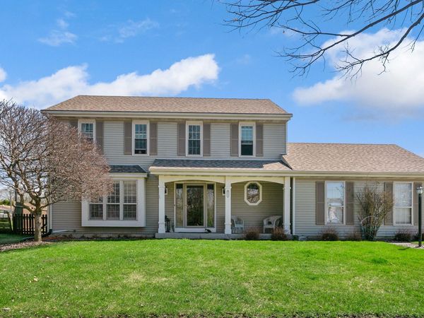 2115 Mount Vernon Dr, Waukesha, WI 53186
