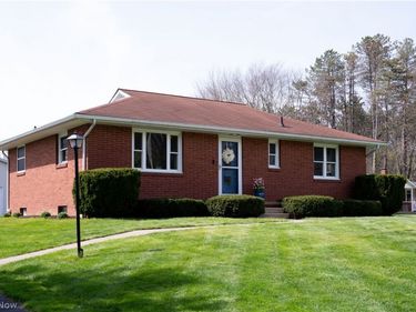 8345 Schubert Avenue N, Alliance, OH 44601