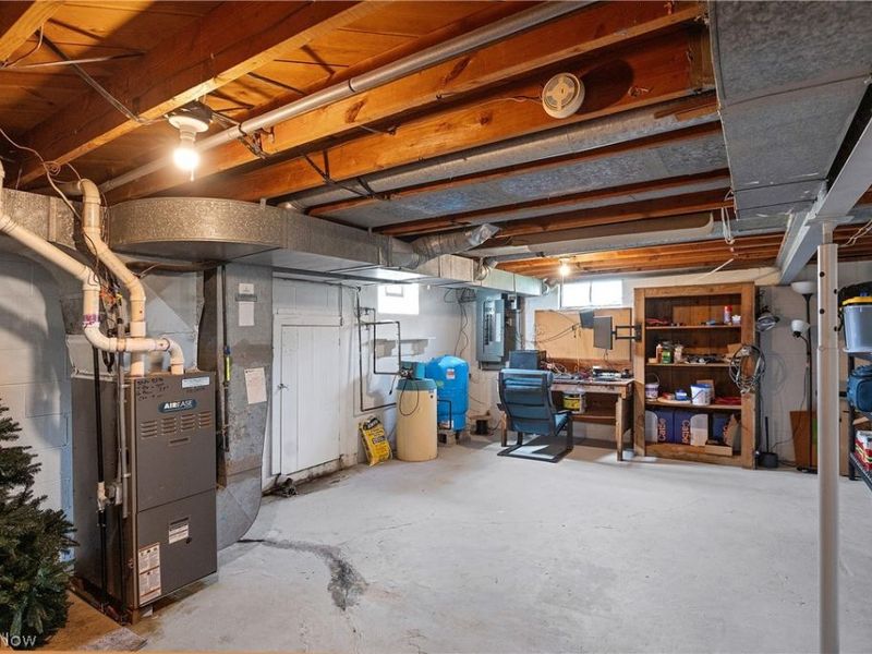 8345 Schubert Avenue N, Alliance, OH 44601 Photo 15