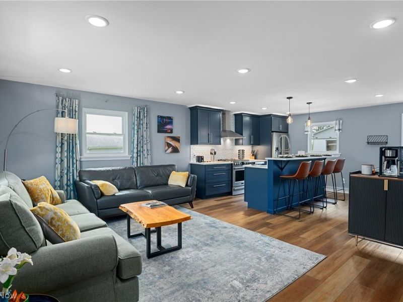 8345 Schubert Avenue N, Alliance, OH 44601 Photo 3