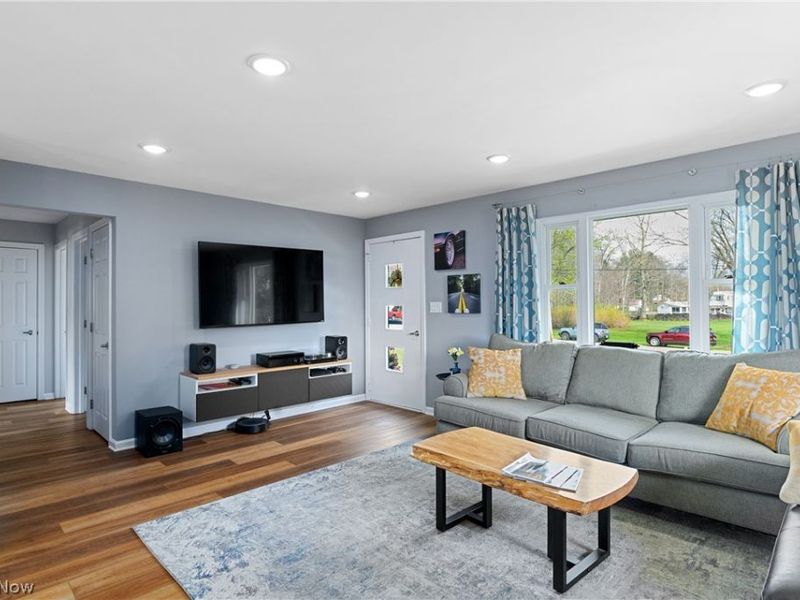 8345 Schubert Avenue N, Alliance, OH 44601 Photo 5