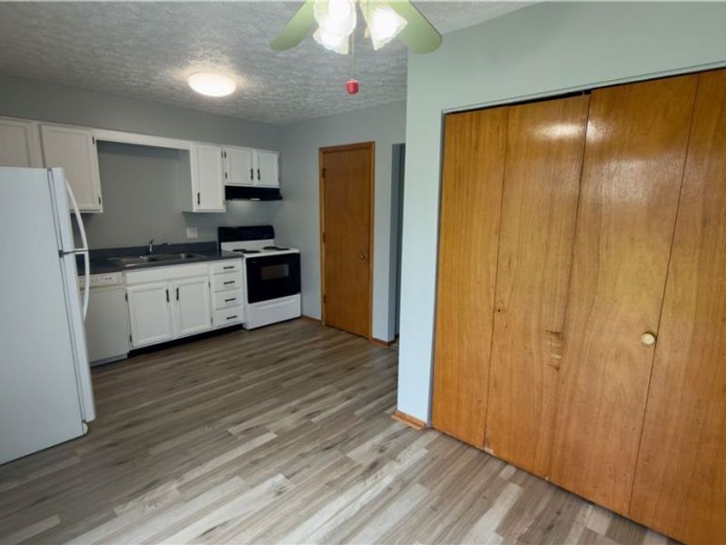 239 Brunswick Drive, Elyria, OH 44035 Photo 12