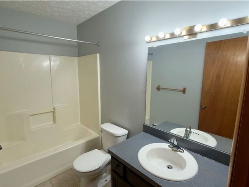 239 Brunswick Drive, Elyria, OH 44035 Photo 21