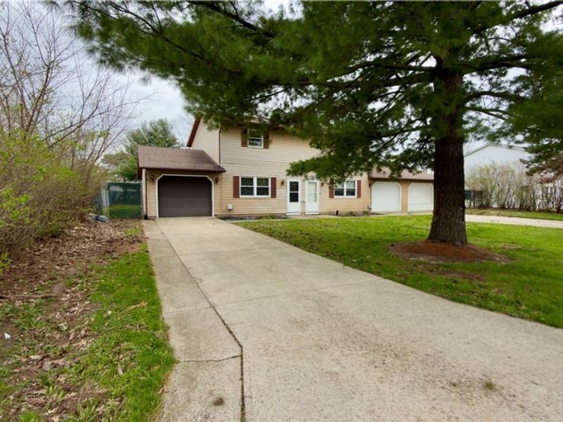 239 Brunswick Drive, Elyria, OH 44035 Photo 3