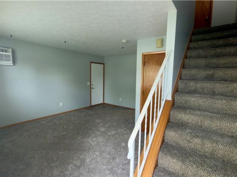 239 Brunswick Drive, Elyria, OH 44035 Photo 4