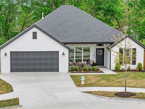 4101 Riverdale Drive , Fayetteville, AR 72701