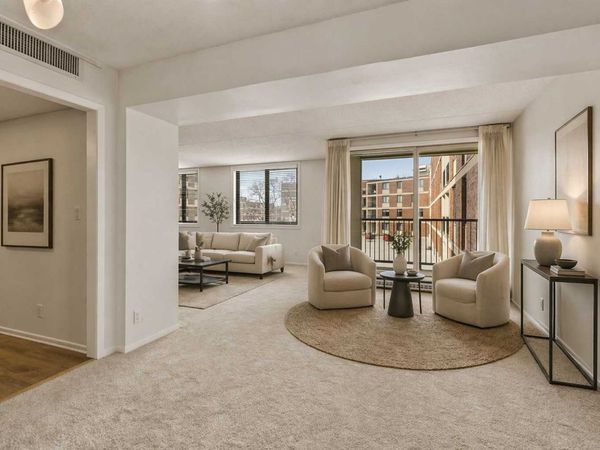 7200 York Avenue S, Unit 220, Edina, MN 55435