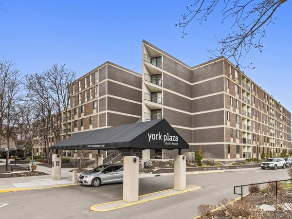 7200 York Avenue S, Unit 220, Edina, MN 55435