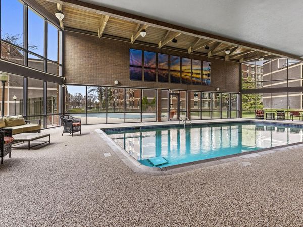 7200 York Avenue S, Unit 220, Edina, MN 55435