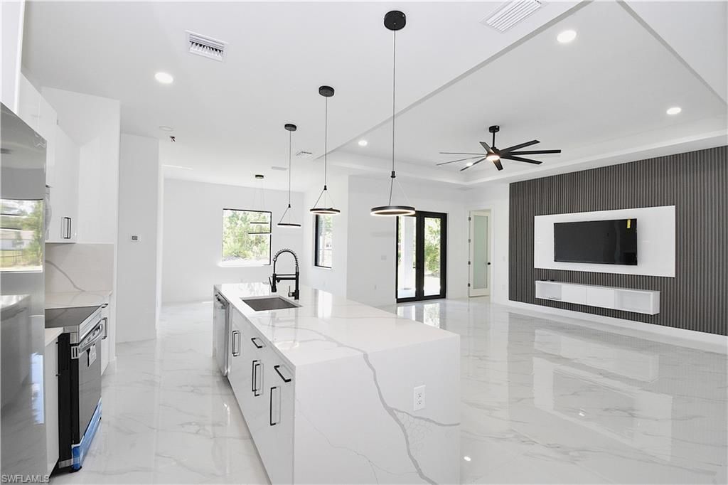 920 Edward Ave, Lehigh Acres, FL 33936 Photo
