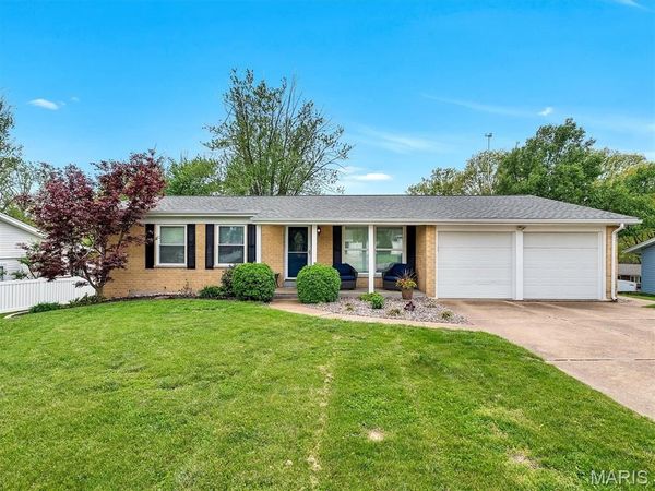 2648 Baltusrol Drive, St Louis, MO 63129