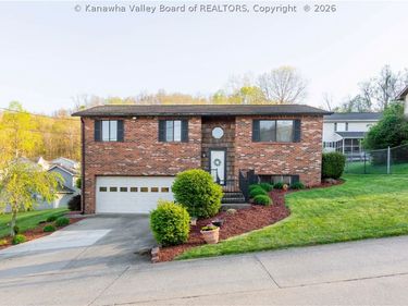 103 Mary Street, Poca, WV 25159