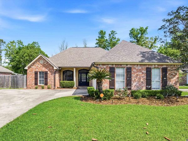 43464 N Great Oak Ct, Prairieville, LA 70769