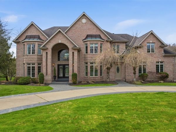 607 Oswego Drive, Gibsonia, PA 15044