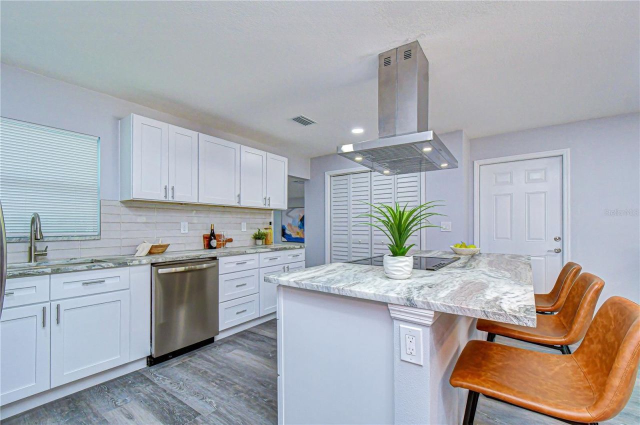 7235 15th Street N, Saint Petersburg, FL 33702 Photo