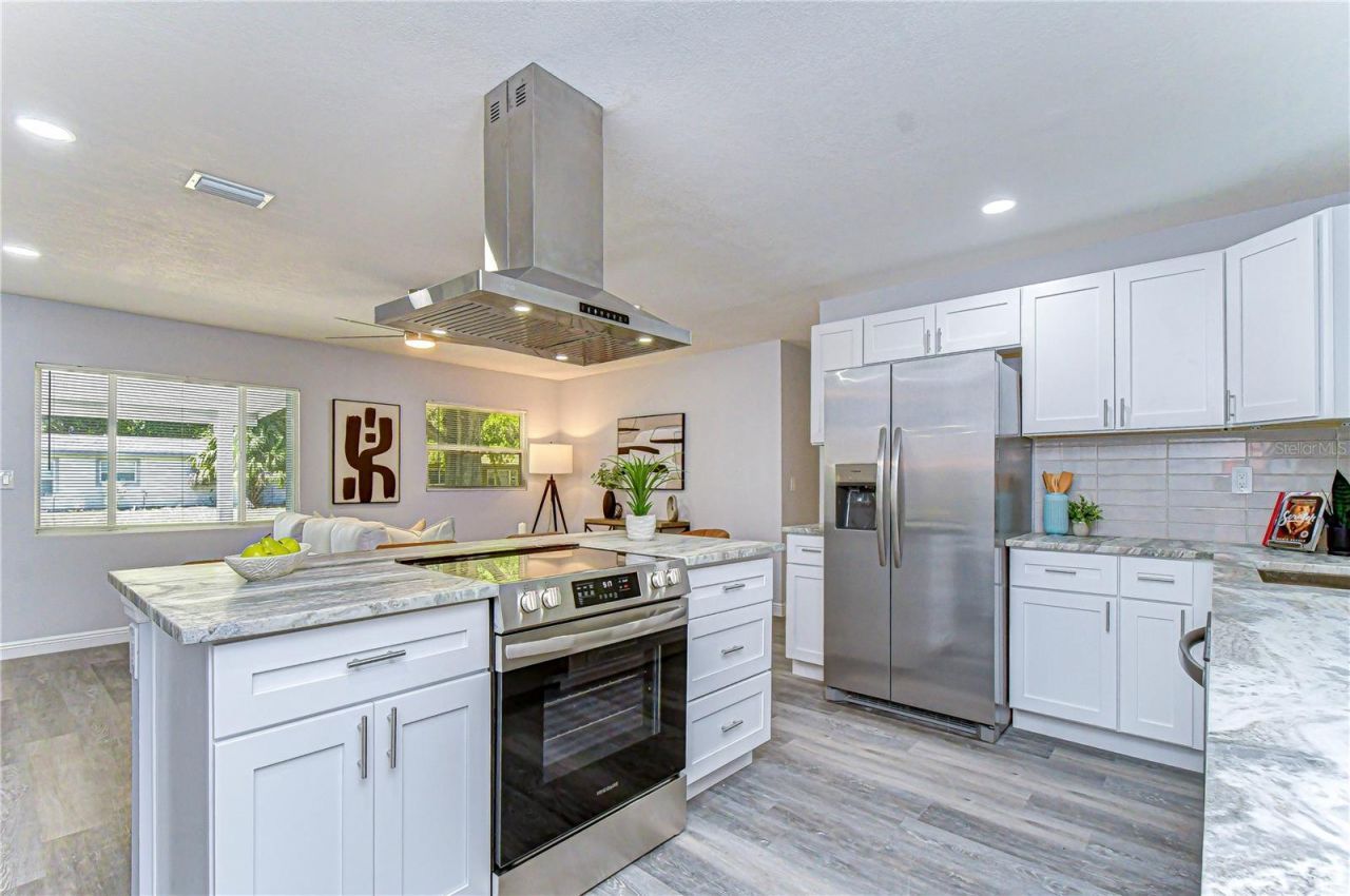 7235 15th Street N, Saint Petersburg, FL 33702 Photo