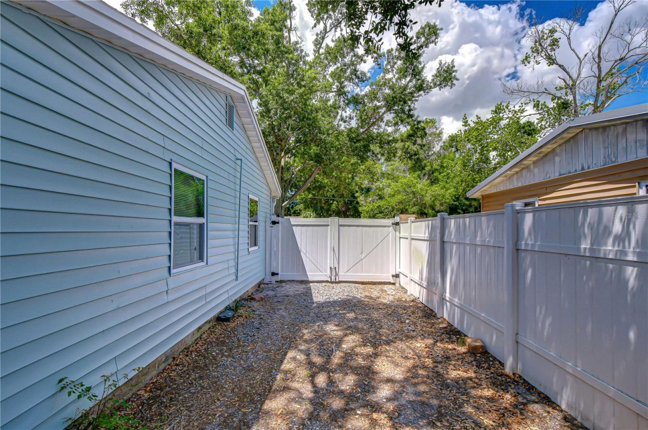 7235 15th Street N, Saint Petersburg, FL 33702 Photo