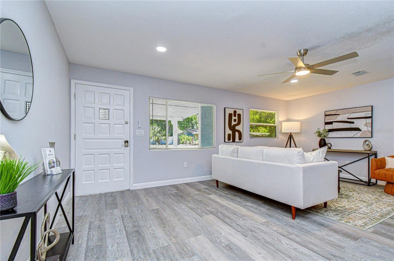 7235 15th Street N, Saint Petersburg, FL 33702 Photo