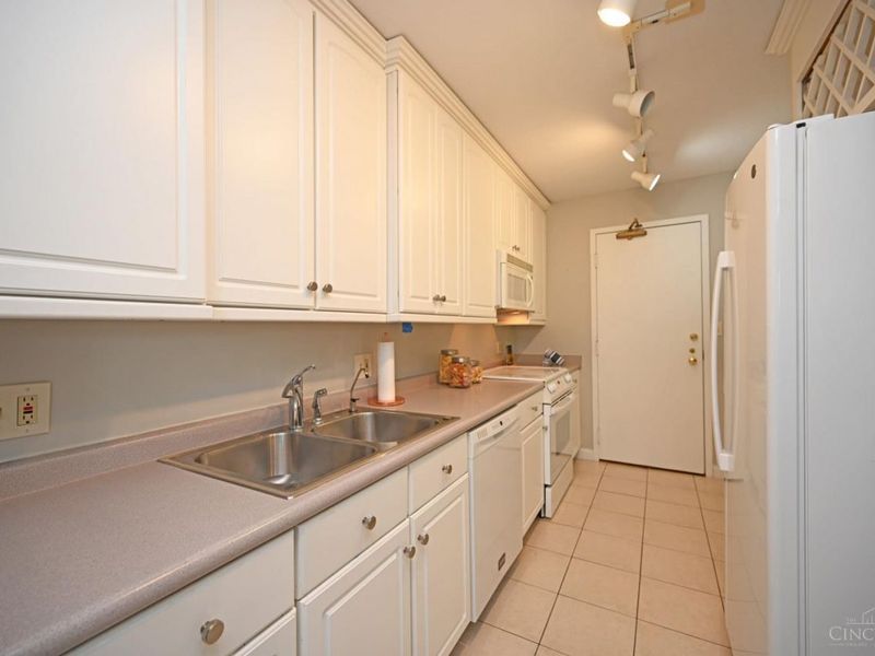 2444 Madison Road, Unit 202A, Cincinnati, OH 45208 Photo 16