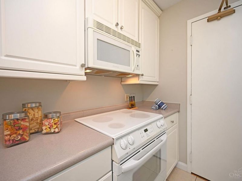 2444 Madison Road, Unit 202A, Cincinnati, OH 45208 Photo 18