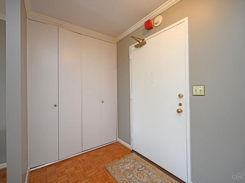 2444 Madison Road, Unit 202A, Cincinnati, OH 45208 Photo 8