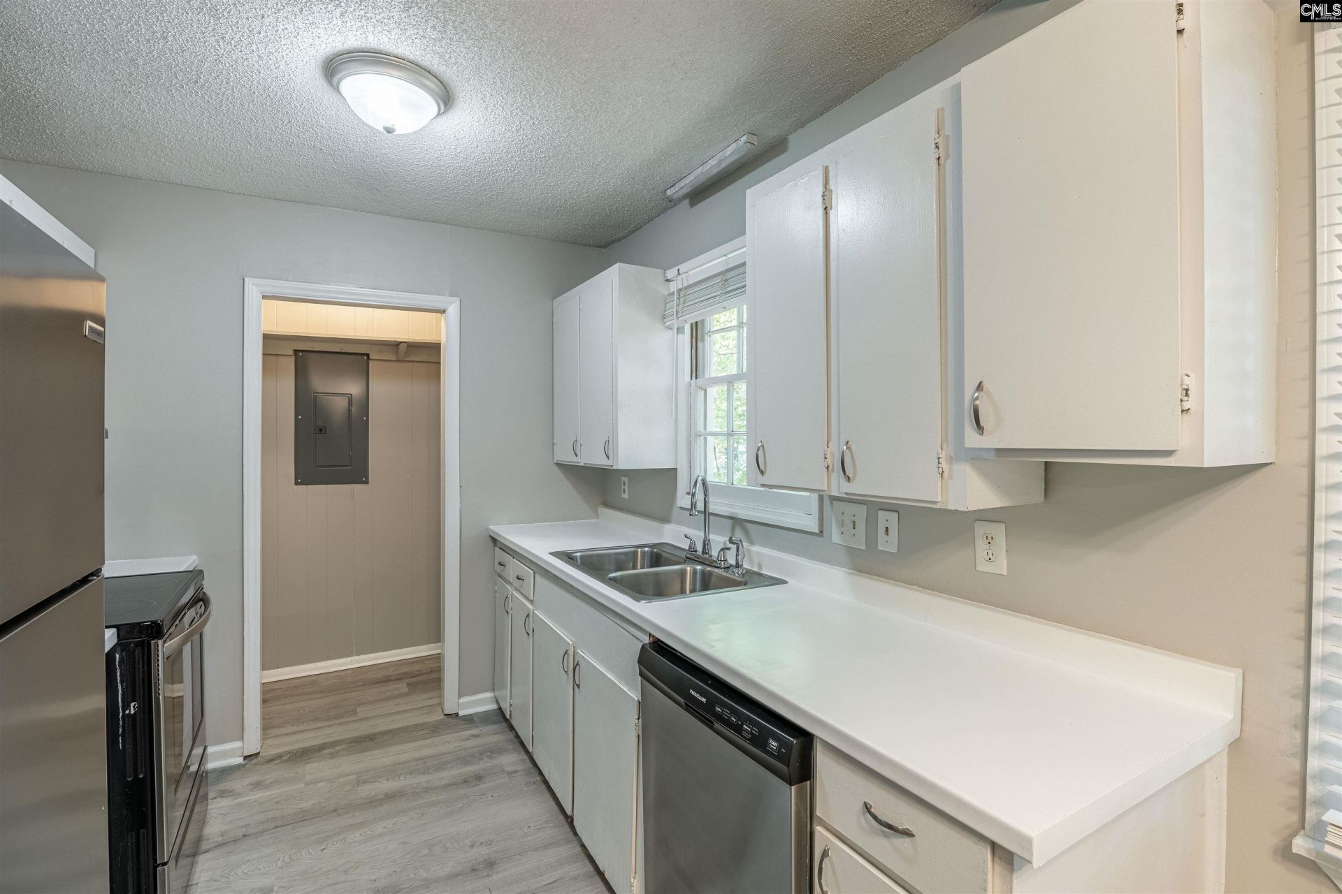 1336 Chadford Road Photo 11