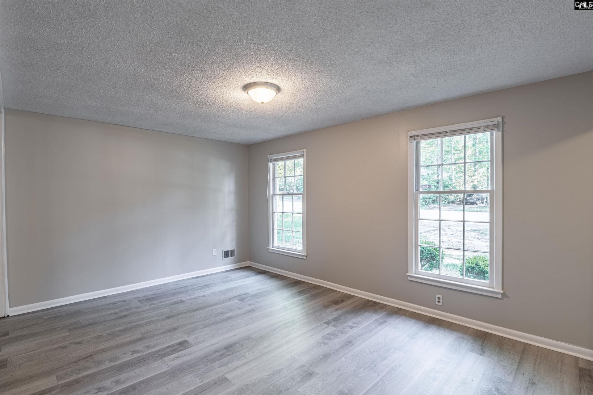 1336 Chadford Road Photo 13