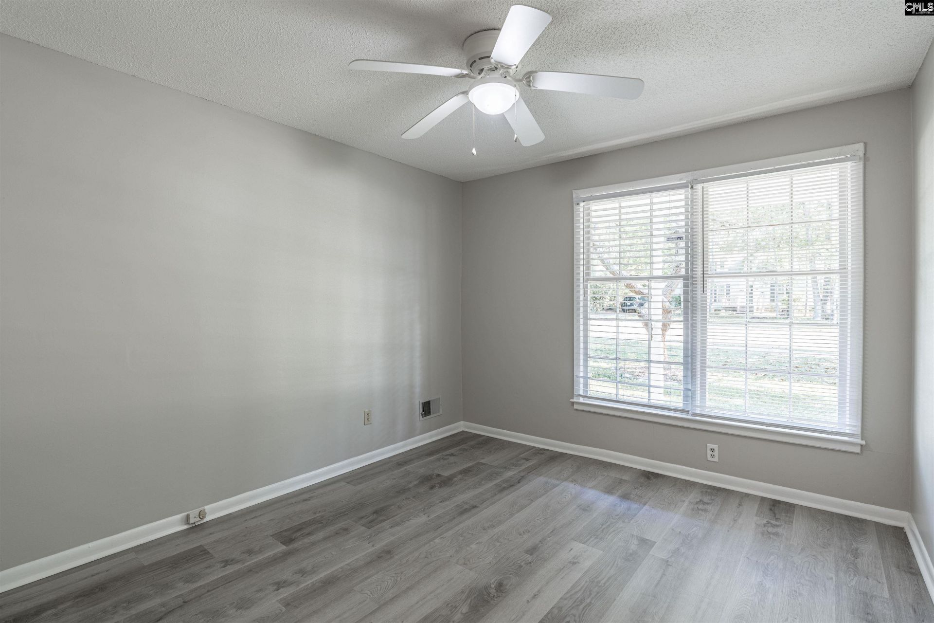 1336 Chadford Road Photo 22